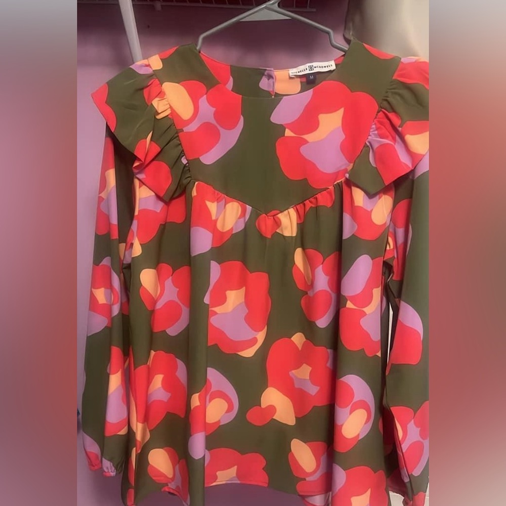 Boutique Shirt. Excellent condition. Worn once. Size Med